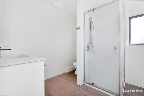 Photo of property in 32 Strid Road, Te Atatu South, Auckland, 0610