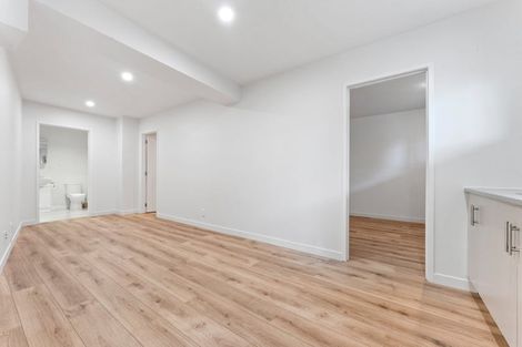 Photo of property in 69 Vandeleur Avenue, Birkdale, Auckland, 0626