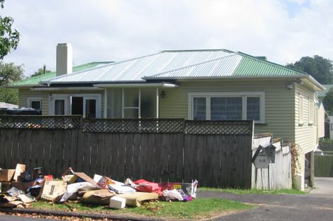 Photo of property in 2 Pine Street, New Lynn, Auckland, 0600