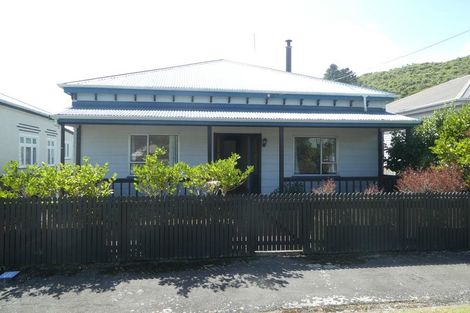 Photo of property in 33 Murray Street, Greymouth, 7805