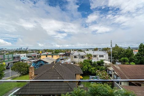 Photo of property in 8/14 Williamson Avenue, Belmont, Auckland, 0622