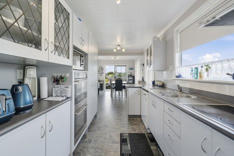 Photo of property in 22 Gray Avenue, Paraparaumu Beach, Paraparaumu, 5032