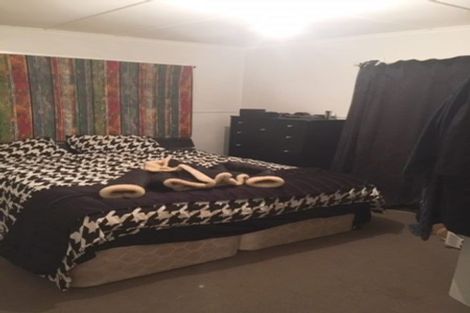 Photo of property in 122 Tawa Road, Kumeu, 0891