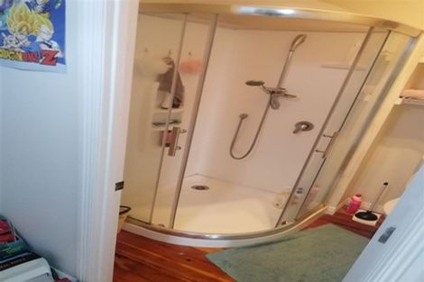 Photo of property in 3 Pleasant Road, Glen Eden, Auckland, 0602