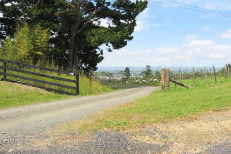 Photo of property in 41 Pinetone Road, Kumeu, 0892