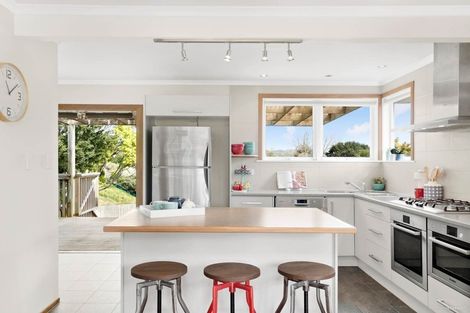 Photo of property in 17 Ranui Avenue, Ranui, Auckland, 0612