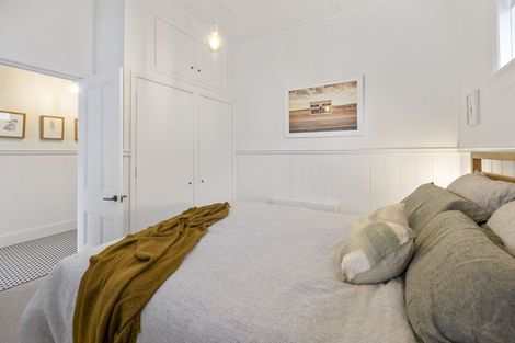 Photo of property in 251a Courtenay Street, Strandon, New Plymouth, 4312