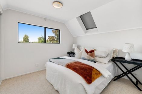 Photo of property in 1/1 Tern Place, Unsworth Heights, Auckland, 0632