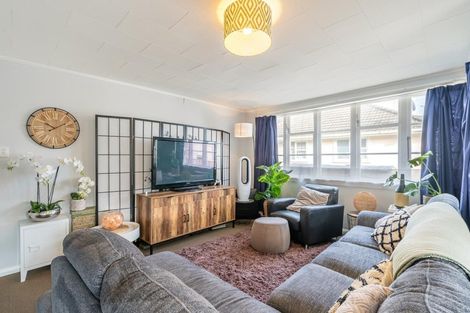 Photo of property in 33 Hay Street, Naenae, Lower Hutt, 5011