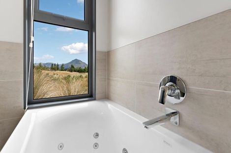 Photo of property in 28 Mckellar Drive, Jacks Point, Queenstown, 9371