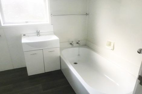 Photo of property in 26 Halberg Street, Glenfield, Auckland, 0629