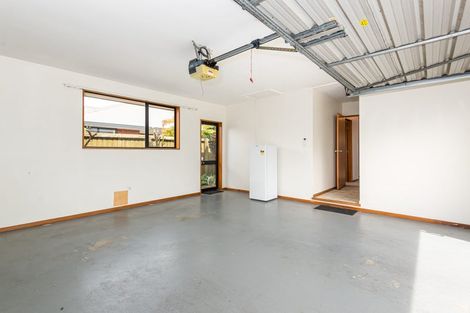 Photo of property in 33 Englefield Road, Belfast, Christchurch, 8051