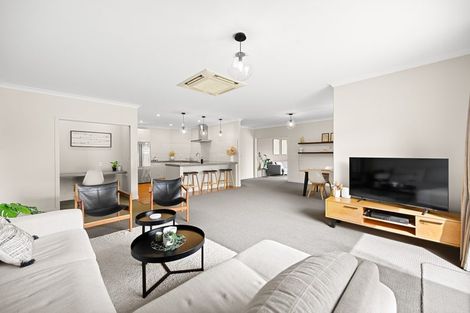 Photo of property in 14 Winslow Court, Huntington, Hamilton, 3210