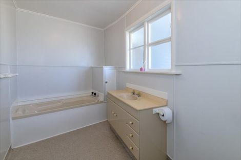 Photo of property in 3 Graham Street, Levin, 5510