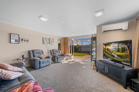 Photo of property in 3 Campbell Street, Alexandra, 9320