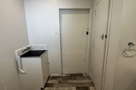 Photo of property in 35 Mcgiffert Street, Palmerston North, 4410