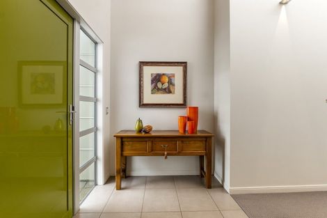 Photo of property in 10 Olivia Street, Stratford, 4332