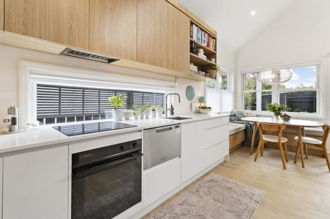 Photo of property in 59 Endeavour Street, Lyall Bay, Wellington, 6022