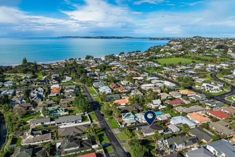 Photo of property in 40 Walton Street, Red Beach, 0932