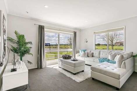 Photo of property in 2 Poaka Avenue, Takanini, 2112