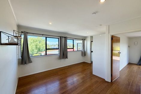 Photo of property in 55 La Rosa Street, Green Bay, Auckland, 0604