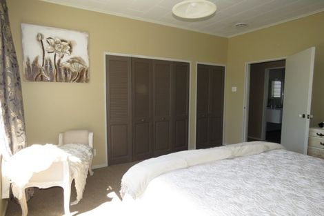 Photo of property in 22 Queen Street, Westport, 7825