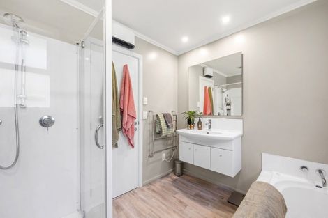 Photo of property in 1/58 Mere Road, Taupo, 3330