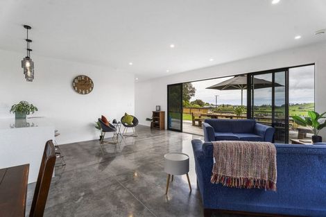 Photo of property in 130 Hurworth Road, Hurworth, New Plymouth, 4371