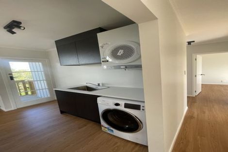 Photo of property in 22 Edgeworth Road, Glenfield, Auckland, 0629