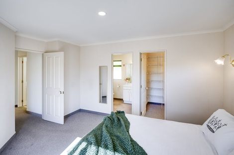 Photo of property in 35 Beaufort Place, Taradale, Napier, 4112