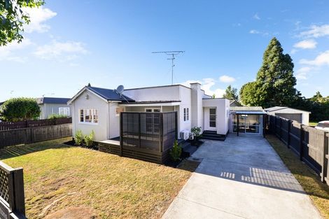 Photo of property in 16 Wilson Street, Hamilton East, Hamilton, 3216