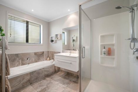 Photo of property in 1 Matariki View, Welcome Bay, Tauranga, 3112