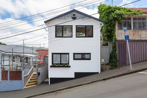 Photo of property in 1a Port Street, Mount Victoria, Wellington, 6011