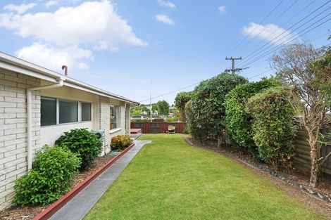 Photo of property in 8 Newcastle Road, Dinsdale, Hamilton, 3204