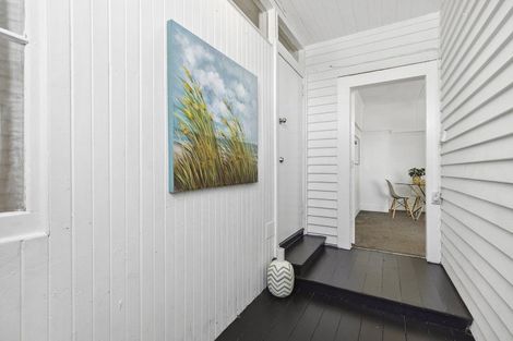 Photo of property in 22 Reef Street, Island Bay, Wellington, 6023