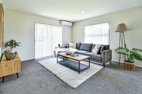 Photo of property in 13 Pipipi Crescent, Takanini, 2112