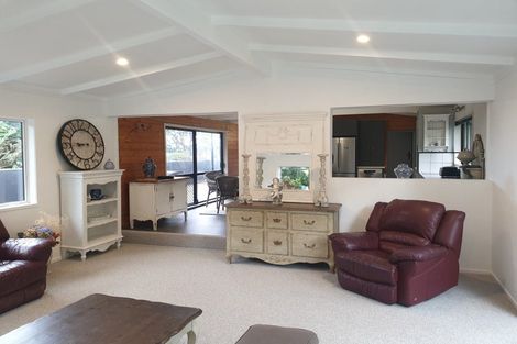 Photo of property in 15 Puriri Place, Tuateawa, Coromandel, 3583