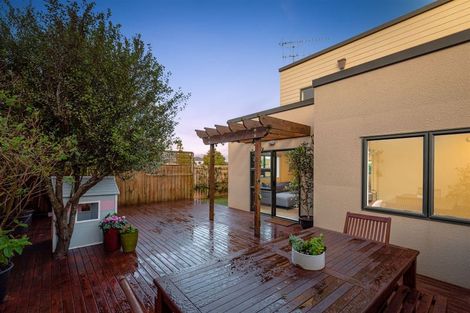 Photo of property in 11 Gunner Drive, Te Atatu Peninsula, Auckland, 0610