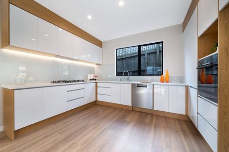 Photo of property in 86a Kervil Avenue, Te Atatu Peninsula, Auckland, 0610