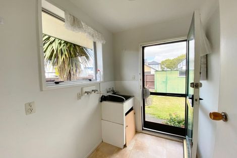 Photo of property in 2/329 Hendersons Road, Hoon Hay, Christchurch, 8025