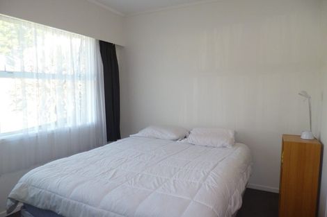 Photo of property in 2/39 Kaipatiki Road, Glenfield, Auckland, 0629