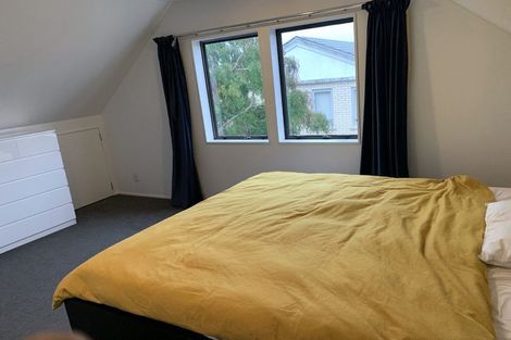 Photo of property in 37 Fields Parade, Oteha, Auckland, 0632