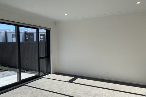 Photo of property in 18 Hema Road, Hobsonville, 0616