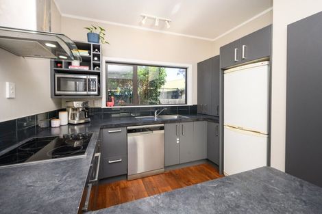Photo of property in 6 Willowstream Grove, Cloverlea, Palmerston North, 4412