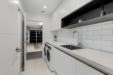 Photo of property in 211 Wingatui Road, Mosgiel, 9024