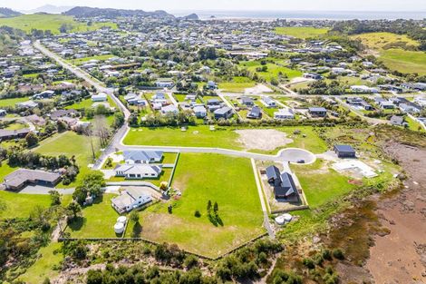 Photo of property in 2 Grey Heron Close, Mangawhai Heads, 0573