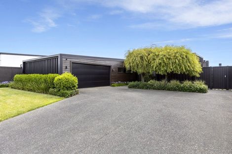 Photo of property in 8 Karapoto Lane, Rainbow Point, Taupo, 3330