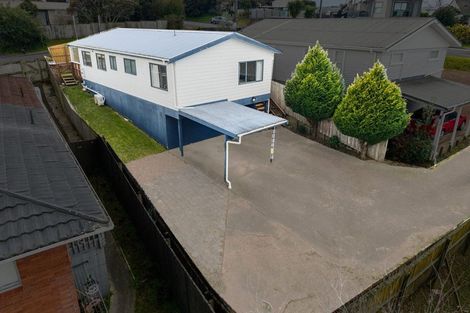 Photo of property in 2/109 Target Road, Totara Vale, Auckland, 0629