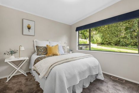 Photo of property in 100 Larsen Crescent, Tawa, Wellington, 5028