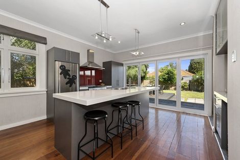 Photo of property in 10 Wilson Street, Hamilton East, Hamilton, 3216